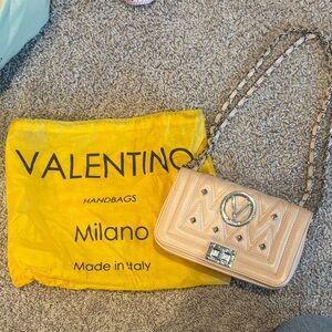 Elegant ValentinoDesigner Chain Bag